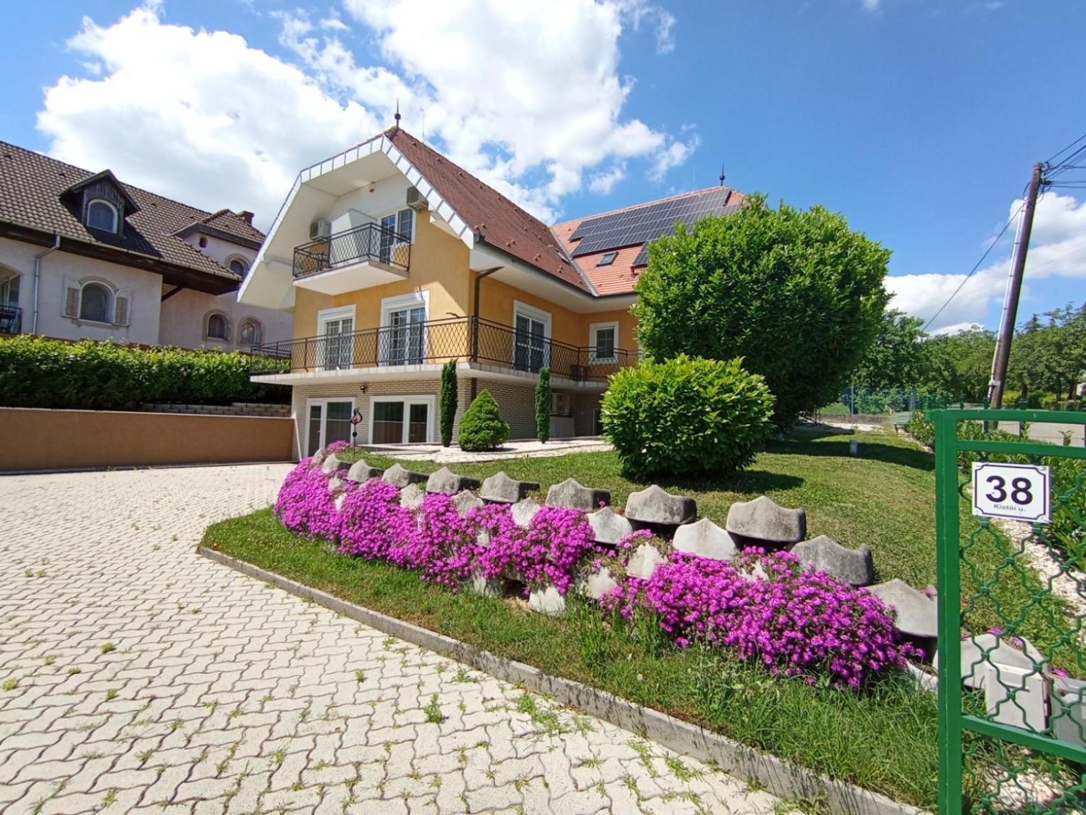 Napsugar Vendeghaz * Balatonfüred